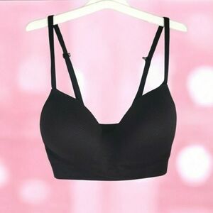 All in Motion Seamless Medium Support Sports Bra Small - Black